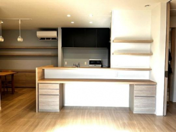 �@�����E���r���O