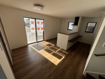 �@�����E���r���O