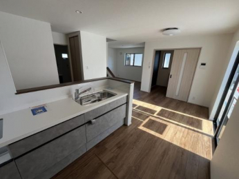 �@�����E���r���O