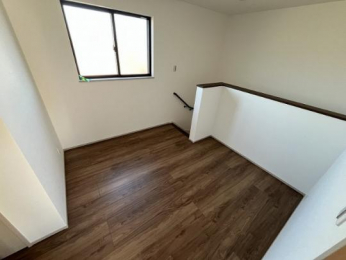 �@�����E���r���O