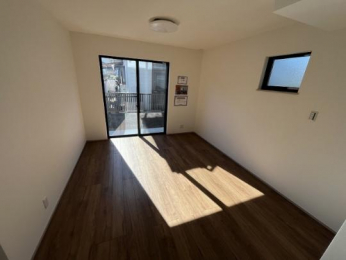 �@���̑������E�X�y�[�X