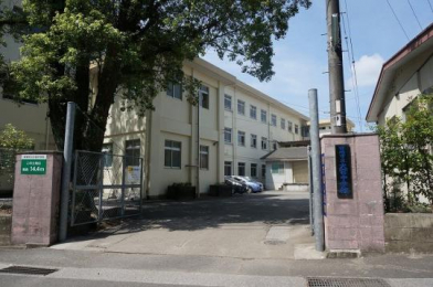 �@�{��s����{���w�Z:2004m