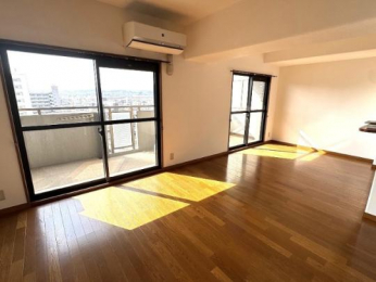 �@�����E���r���O