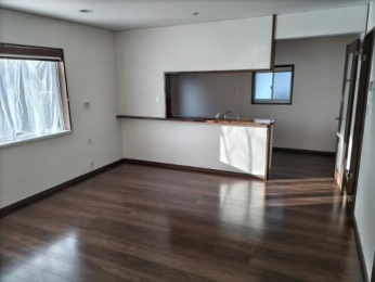 �@�����E���r���O