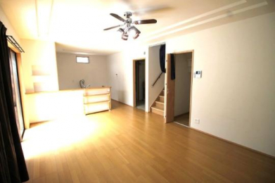 �@�����E���r���O