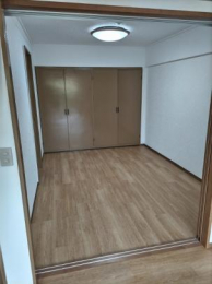 �@���̑������E�X�y�[�X