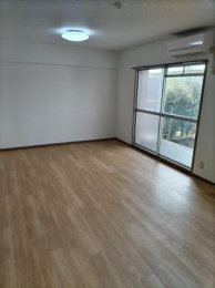 �@�����E���r���O