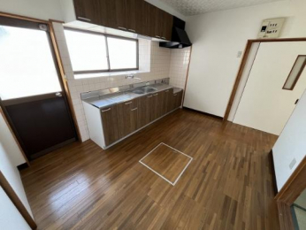 �@���̑������E�X�y�[�X