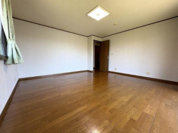 �@���̑������E�X�y�[�X