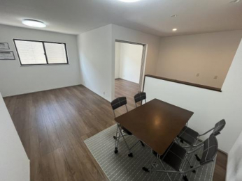 �@�����E���r���O