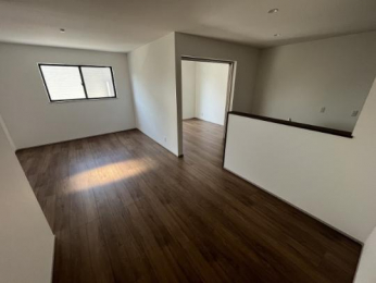 �@�����E���r���O