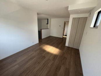 �@�����E���r���O