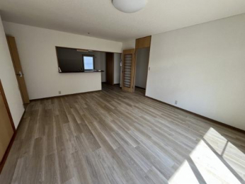 �@�����E���r���O